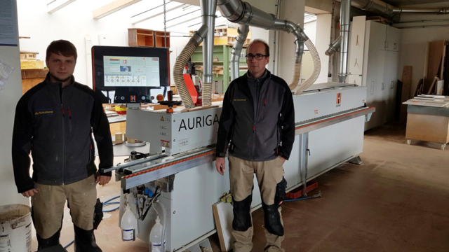 Une année d'investissements pour notre client de référence Spitzmüller et Klein - une plaqueuse de chants AURIGA 1308XL Notre client de référence Spitzmüller et Klein sur la voie du succès avec une plaqueuse de chants AURIGA 1308XL