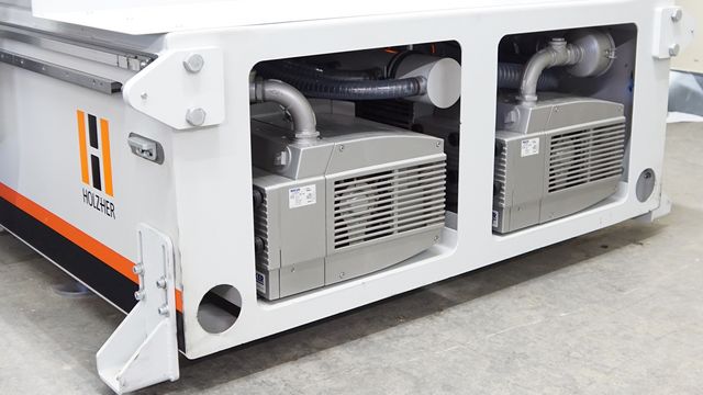 Pompes à vide intégrées sur la DYNESTIC 7505 et 7507 Gain de place avec les pompes à vide intégrées dans le bâti machine