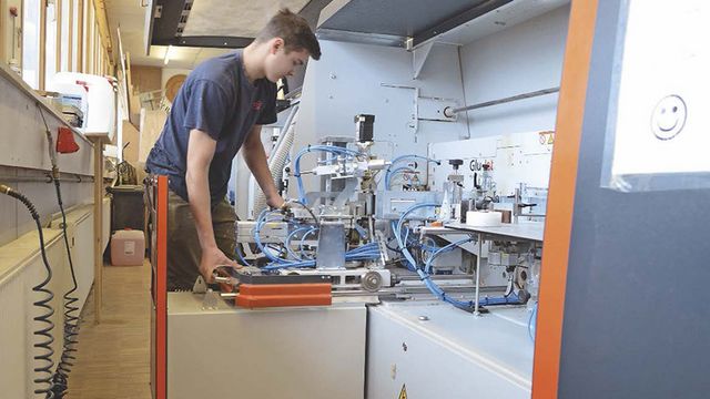 Schreinerei Schmaus de Bad Wurzach est satisfaite de sa machine à plaquer les chants Lumina de HOLZHER Schreinerei Schmaus de Bad Wurzach est satisfaite de sa machine à plaquer les chants Lumina de HOLZHER