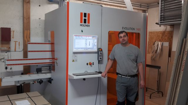Référence CNC EVOLUTION 7405 à la menuiserie Schairer Menuiserie Schairer en référence HOLZHER