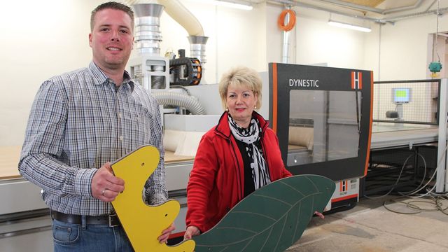 Fraisage professionnel et précis des équipements de terrains de jeux avec la solution d'imbrication CNC de HOLZHER - imbattable en combinaison avec un système de stockage de plaques automatique Très satisfait de la combinaison de stockage de plaques gigognes CNC en production - la référence Spielgeräte Sauerland