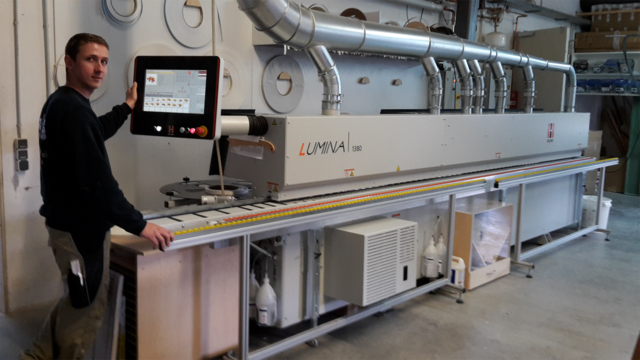 la prochaine étape vers la perfection avec la LUMINA 1380 de HOLZ-HER Client de reference Pfefferle satisfait de la nouvelle plaqueuse de chantsLUMINA 1380