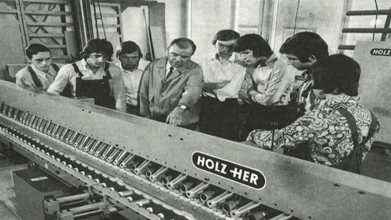 1969: Plaqueuse de chants Historique HOLZHER: 1969